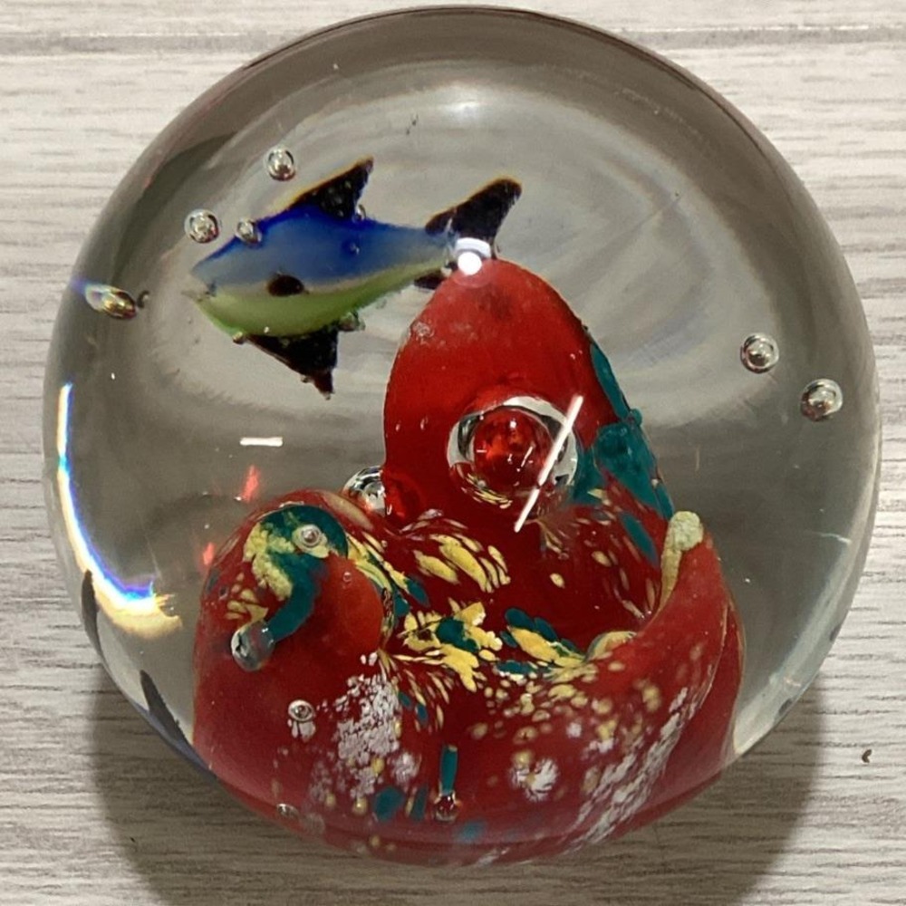 Art Deco Glass Paperweight 2.75x2.75"‎ Multicolor Coral & Fish Swimming